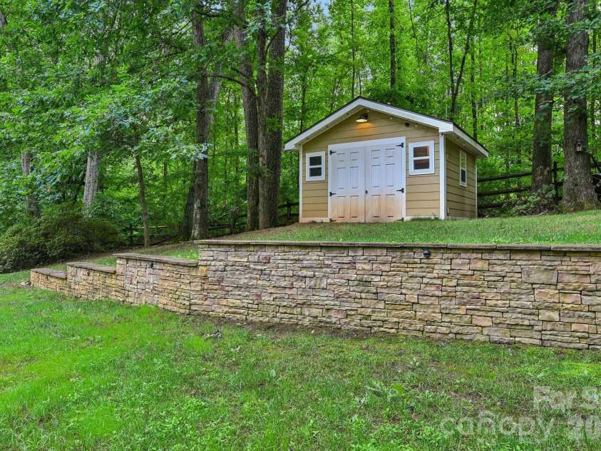 9139 Magnolia Estates Drive, Cornelius, NC 28031.  MLS# CAR4368990, YatesRealty ID 52313. 