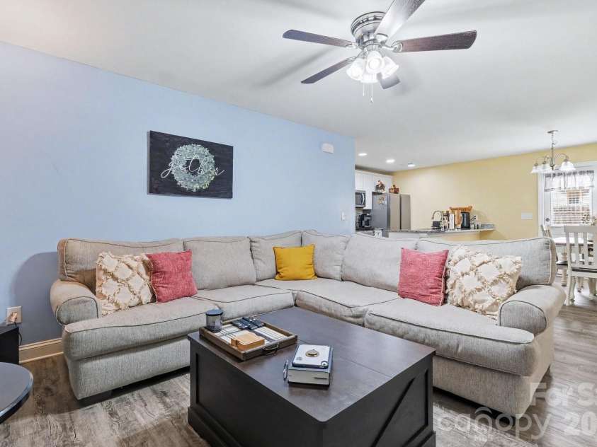 211 Mccurdy Avenue, Albemarle, NC 28001.  MLS# CAR4426919, YatesRealty ID 52314. 