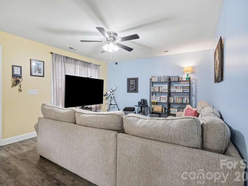 211 Mccurdy Avenue, Albemarle, NC 28001.  MLS# CAR4426919, YatesRealty ID 52314. 
