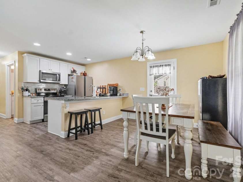 211 Mccurdy Avenue, Albemarle, NC 28001.  MLS# CAR4426919, YatesRealty ID 52314. 