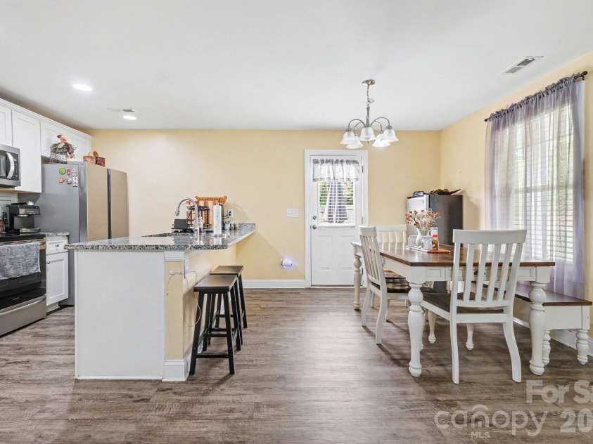 211 Mccurdy Avenue, Albemarle, NC 28001.  MLS# CAR4426919, YatesRealty ID 52314. 