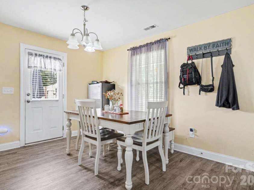 211 Mccurdy Avenue, Albemarle, NC 28001.  MLS# CAR4426919, YatesRealty ID 52314. 