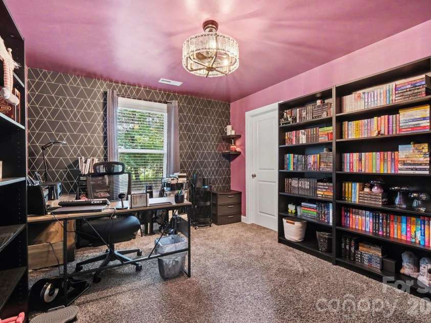 211 Mccurdy Avenue, Albemarle, NC 28001.  MLS# CAR4426919, YatesRealty ID 52314. 