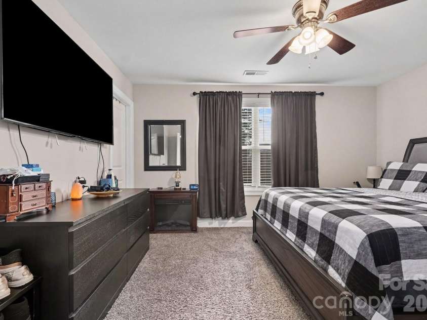 211 Mccurdy Avenue, Albemarle, NC 28001.  MLS# CAR4426919, YatesRealty ID 52314. 