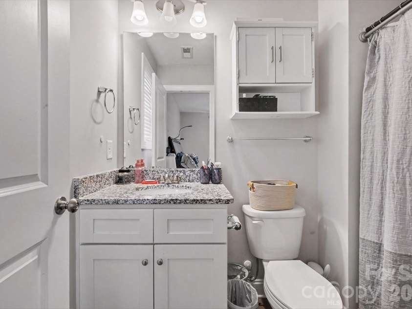 211 Mccurdy Avenue, Albemarle, NC 28001.  MLS# CAR4426919, YatesRealty ID 52314. 