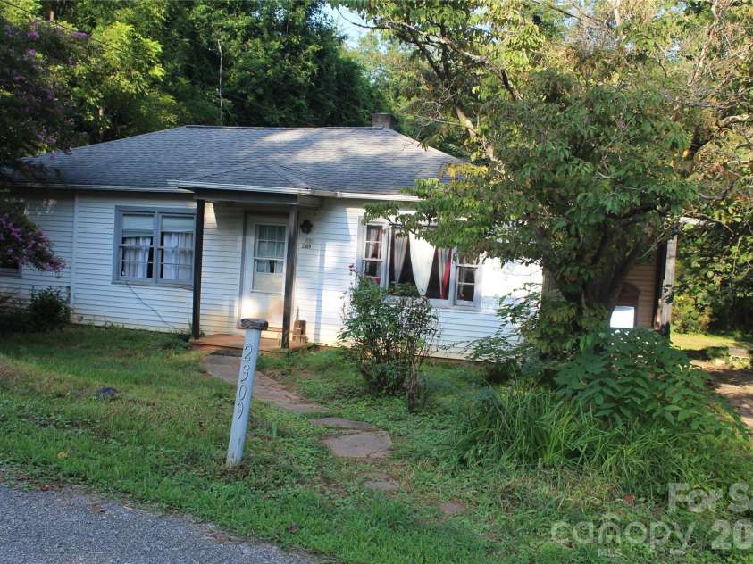 2309 Rainbow Heights Circle, Lenoir, NC 28645.  MLS# CAR4425677, YatesRealty ID 52317. 