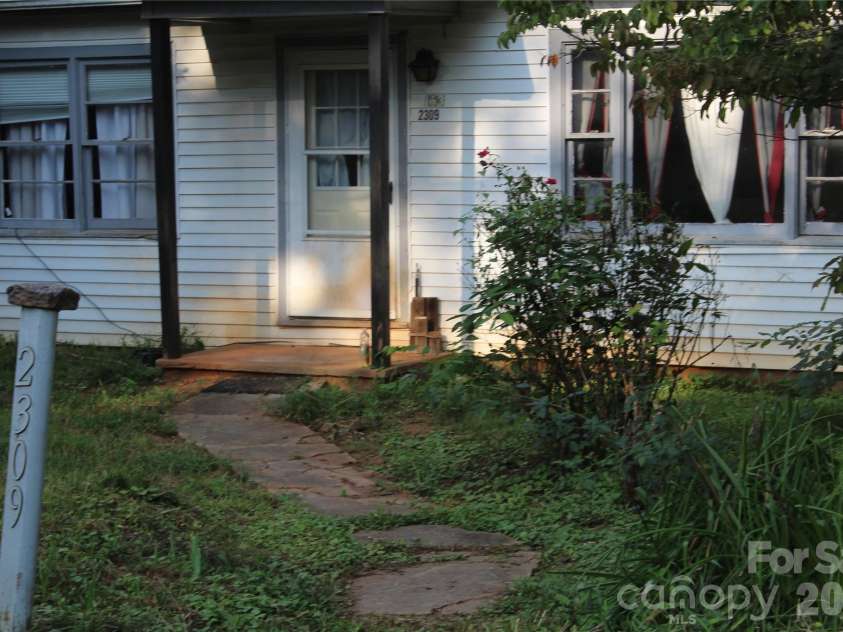 2309 Rainbow Heights Circle, Lenoir, NC 28645.  MLS# CAR4425677, YatesRealty ID 52317. 