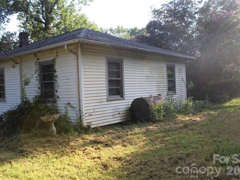 2309 Rainbow Heights Circle, Lenoir, NC 28645.  MLS# CAR4425677, YatesRealty ID 52317. 