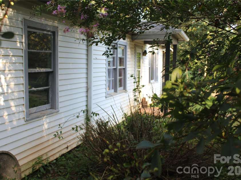 2309 Rainbow Heights Circle, Lenoir, NC 28645.  MLS# CAR4425677, YatesRealty ID 52317. 