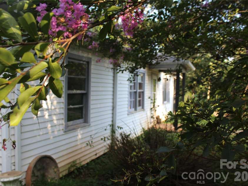 2309 Rainbow Heights Circle, Lenoir, NC 28645.  MLS# CAR4425677, YatesRealty ID 52317. 