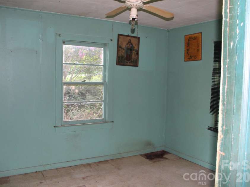 2309 Rainbow Heights Circle, Lenoir, NC 28645.  MLS# CAR4425677, YatesRealty ID 52317. 