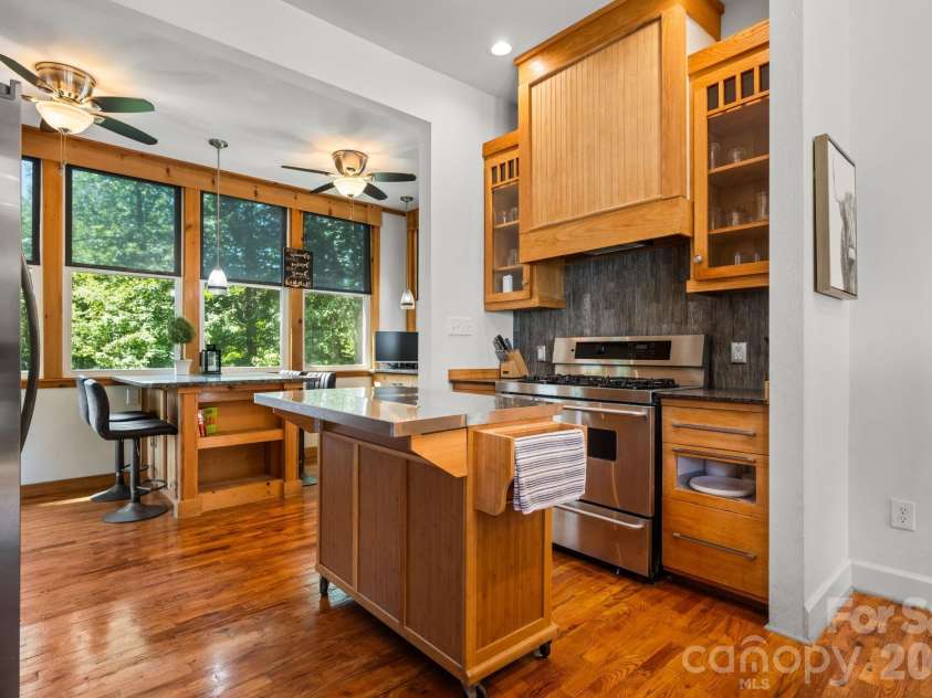 308 Flat Mountain Road, Lenoir, NC 28645.  MLS# CAR4414577, YatesRealty ID 52319. 