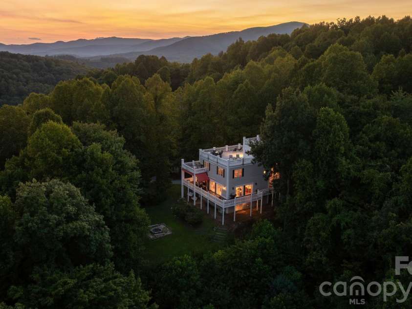 308 Flat Mountain Road, Lenoir, NC 28645.  MLS# CAR4414577, YatesRealty ID 52319. 