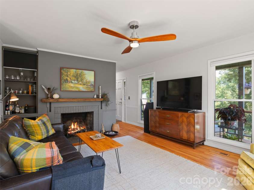 641 Scruggs Circle, Canton, NC 28716.  MLS# CAR4427265, YatesRealty ID 52320. 