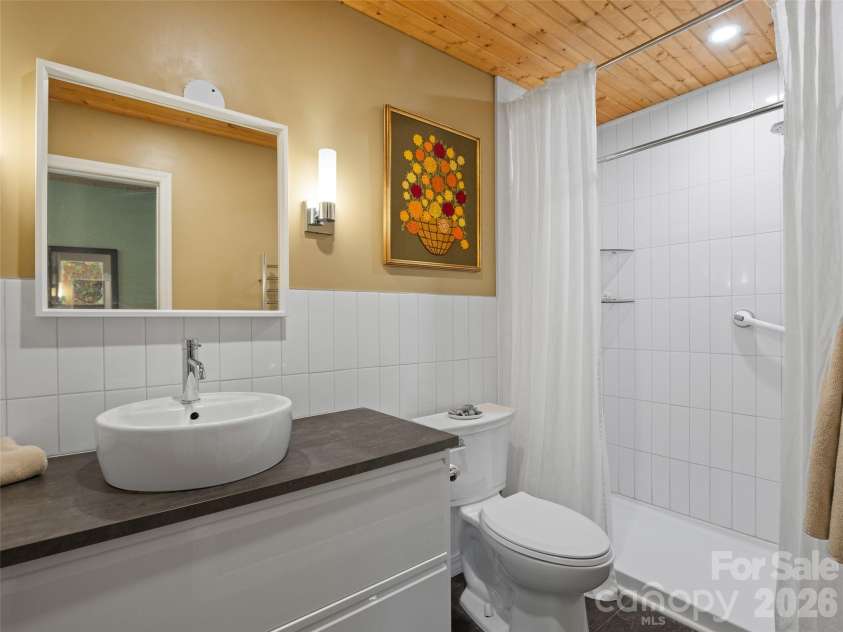 641 Scruggs Circle, Canton, NC 28716.  MLS# CAR4427265, YatesRealty ID 52320. 