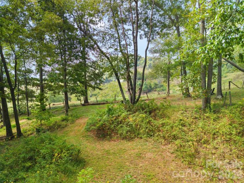 641 Scruggs Circle, Canton, NC 28716.  MLS# CAR4427265, YatesRealty ID 52320. 