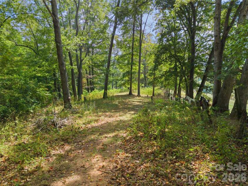641 Scruggs Circle, Canton, NC 28716.  MLS# CAR4427265, YatesRealty ID 52320. 