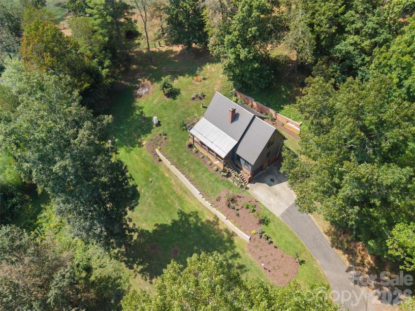 641 Scruggs Circle, Canton, NC 28716.  MLS# CAR4427265, YatesRealty ID 52320. 
