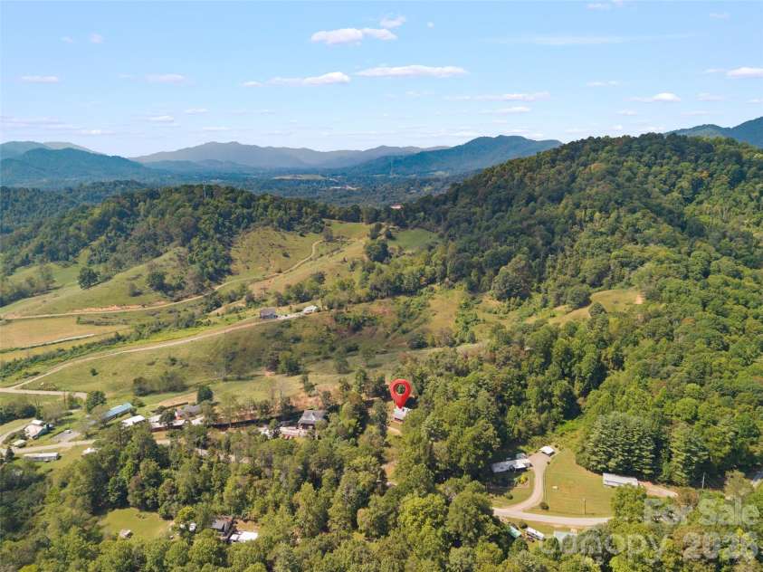 641 Scruggs Circle, Canton, NC 28716.  MLS# CAR4427265, YatesRealty ID 52320. 