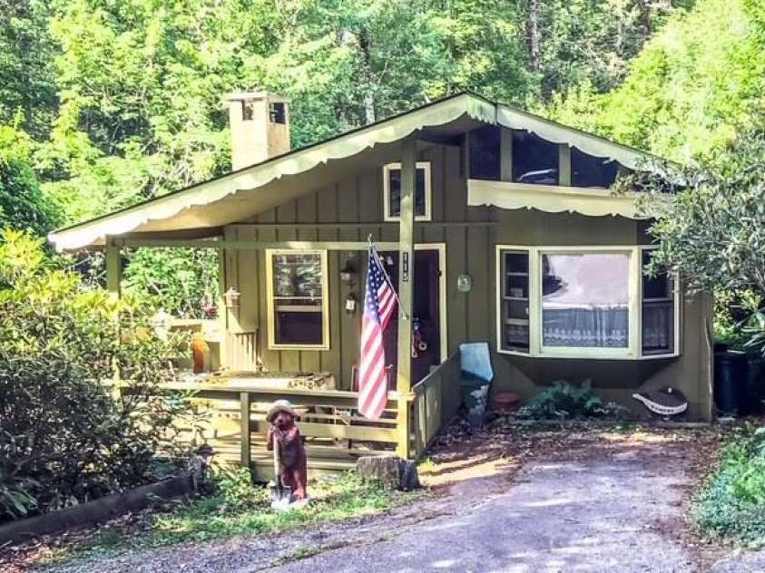 115 Spring Brook Road, Newland, NC 28657.  MLS# CAR4427233, YatesRealty ID 52322. 
