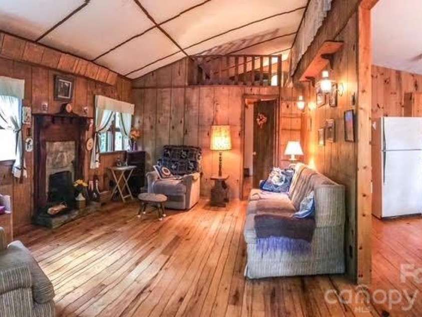115 Spring Brook Road, Newland, NC 28657.  MLS# CAR4427233, YatesRealty ID 52322. 