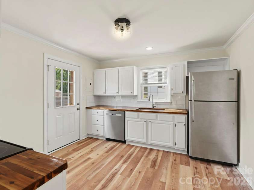 316 19th Street, Kannapolis, NC 28083.  MLS# CAR4424938, YatesRealty ID 52324. 