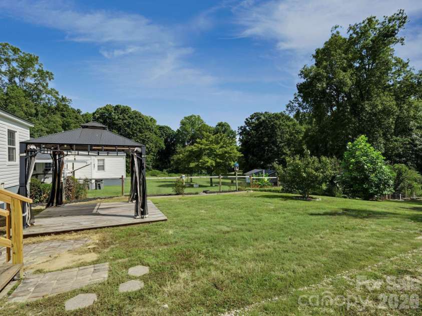 316 19th Street, Kannapolis, NC 28083.  MLS# CAR4424938, YatesRealty ID 52324. 