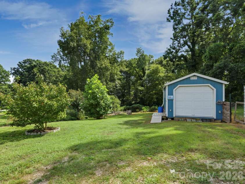 316 19th Street, Kannapolis, NC 28083.  MLS# CAR4424938, YatesRealty ID 52324. 
