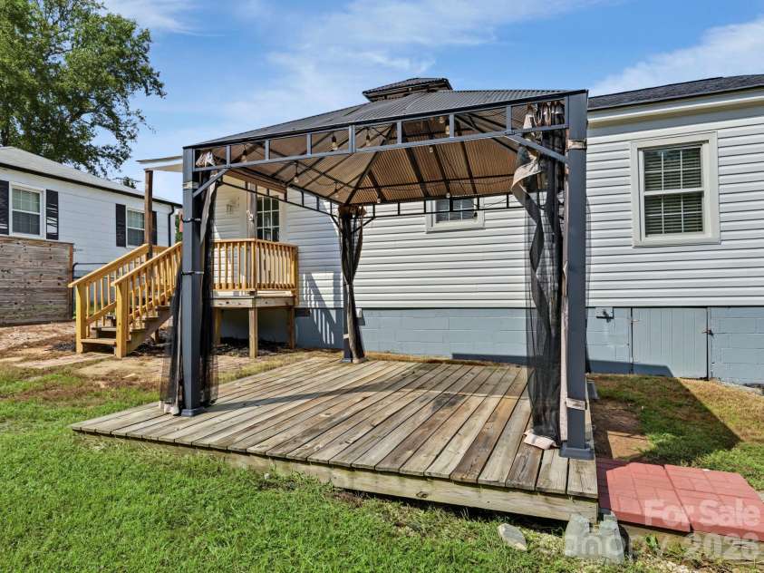 316 19th Street, Kannapolis, NC 28083.  MLS# CAR4424938, YatesRealty ID 52324. 