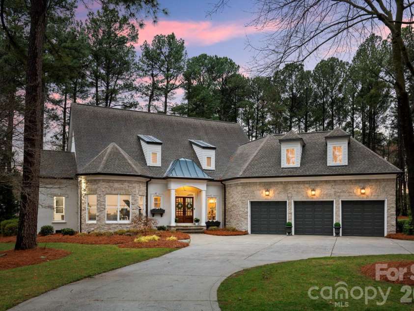 108 Great Point Drive, Mooresville, NC 28117.  MLS# CAR4351982, YatesRealty ID 5233. 