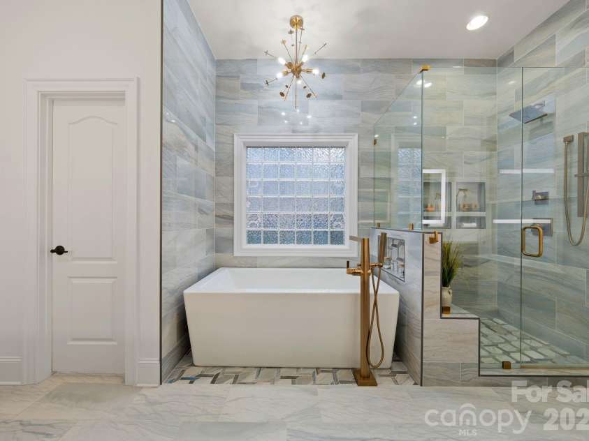 108 Great Point Drive, Mooresville, NC 28117.  MLS# CAR4351982, YatesRealty ID 5233. 