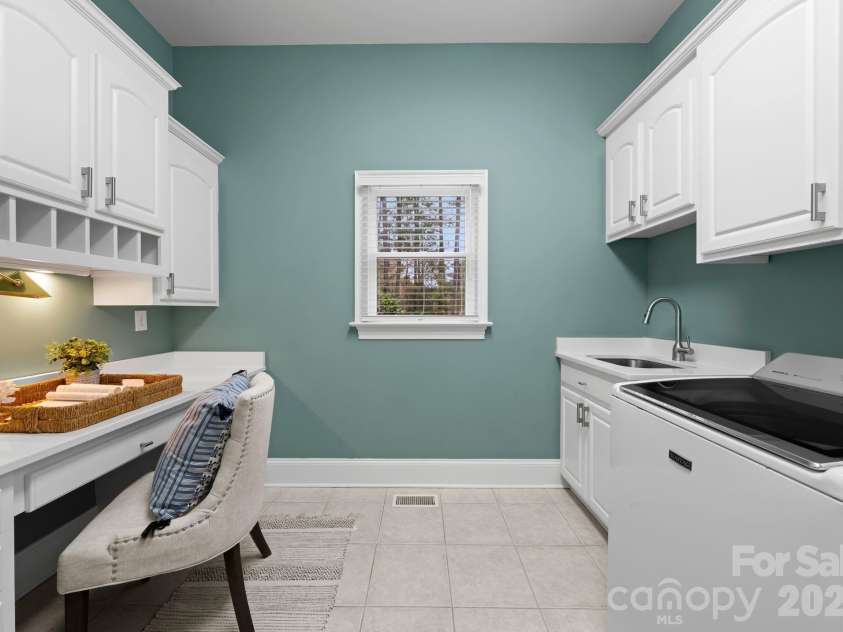 108 Great Point Drive, Mooresville, NC 28117.  MLS# CAR4351982, YatesRealty ID 5233. 