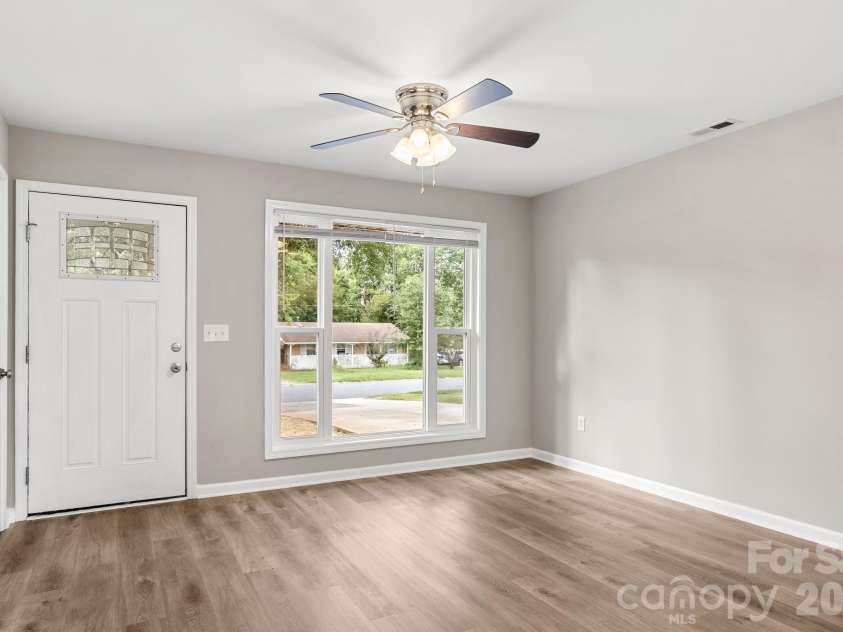 2427 Carrington Court, Charlotte, NC 28208.  MLS# CAR4426258, YatesRealty ID 52332. 