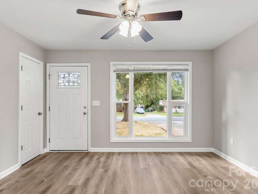 2427 Carrington Court, Charlotte, NC 28208.  MLS# CAR4426258, YatesRealty ID 52332. 