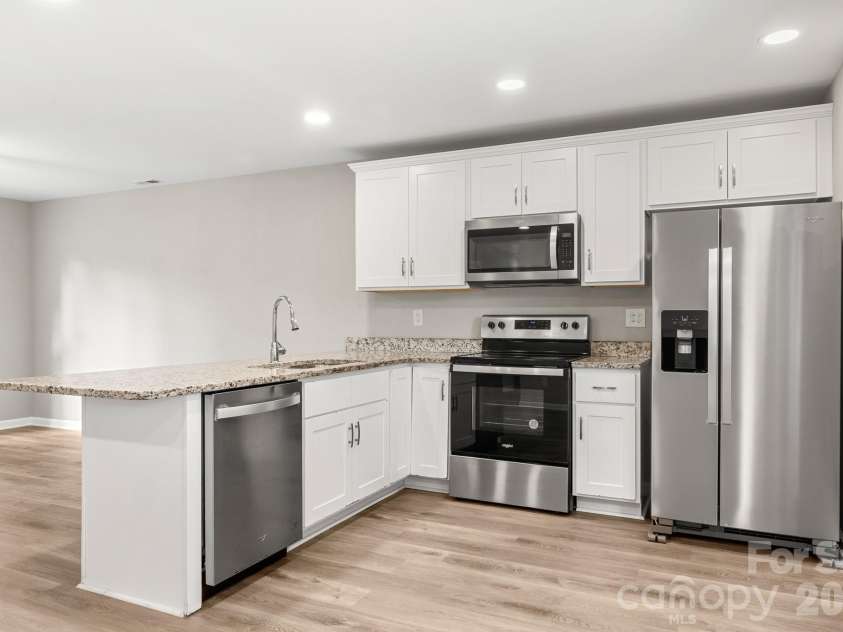 2427 Carrington Court, Charlotte, NC 28208.  MLS# CAR4426258, YatesRealty ID 52332. 