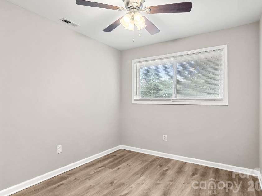 2427 Carrington Court, Charlotte, NC 28208.  MLS# CAR4426258, YatesRealty ID 52332. 