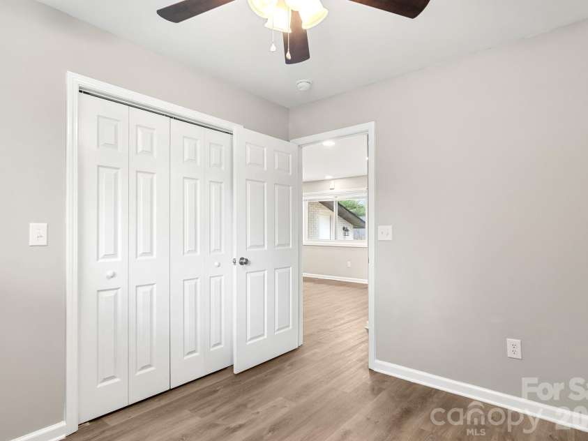 2427 Carrington Court, Charlotte, NC 28208.  MLS# CAR4426258, YatesRealty ID 52332. 