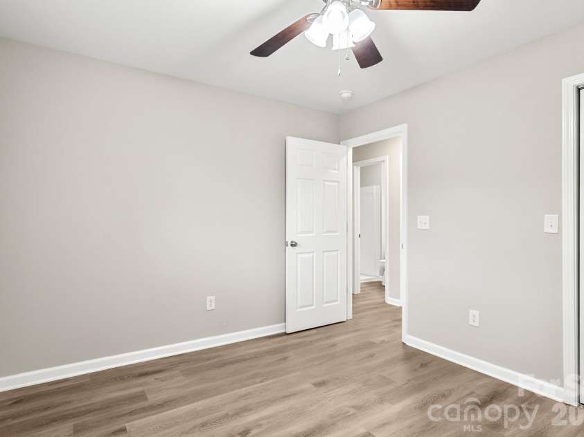 2427 Carrington Court, Charlotte, NC 28208.  MLS# CAR4426258, YatesRealty ID 52332. 