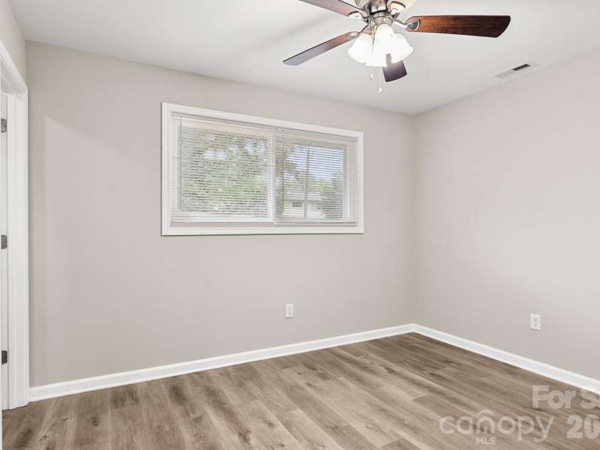2427 Carrington Court, Charlotte, NC 28208.  MLS# CAR4426258, YatesRealty ID 52332. 