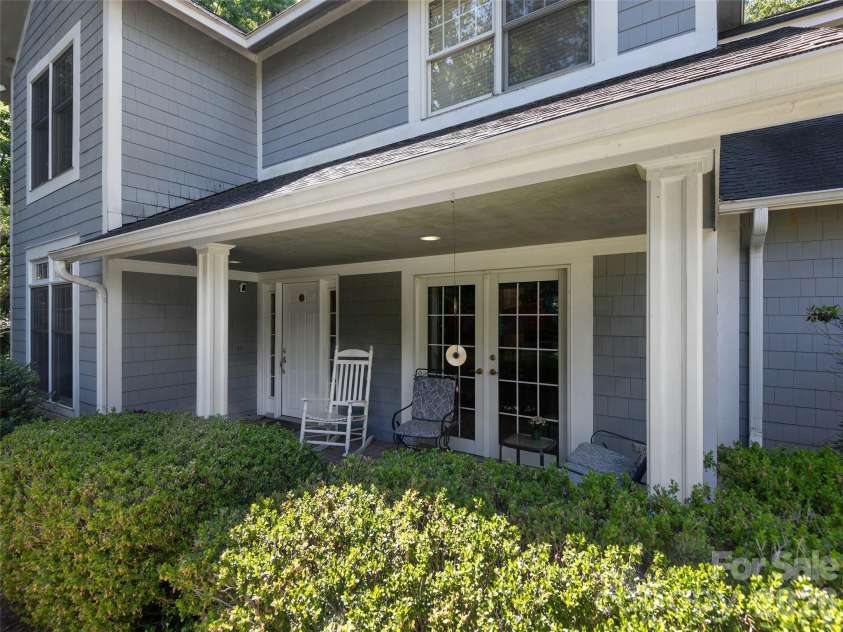 177 Skyview Circle, Asheville, NC 28804.  MLS# CAR4427276, YatesRealty ID 52333. 