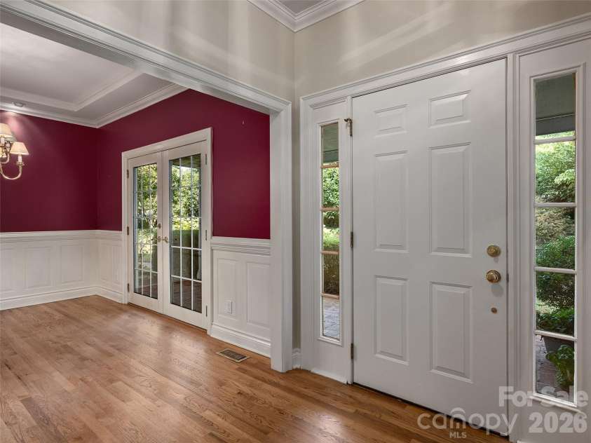 177 Skyview Circle, Asheville, NC 28804.  MLS# CAR4427276, YatesRealty ID 52333. 