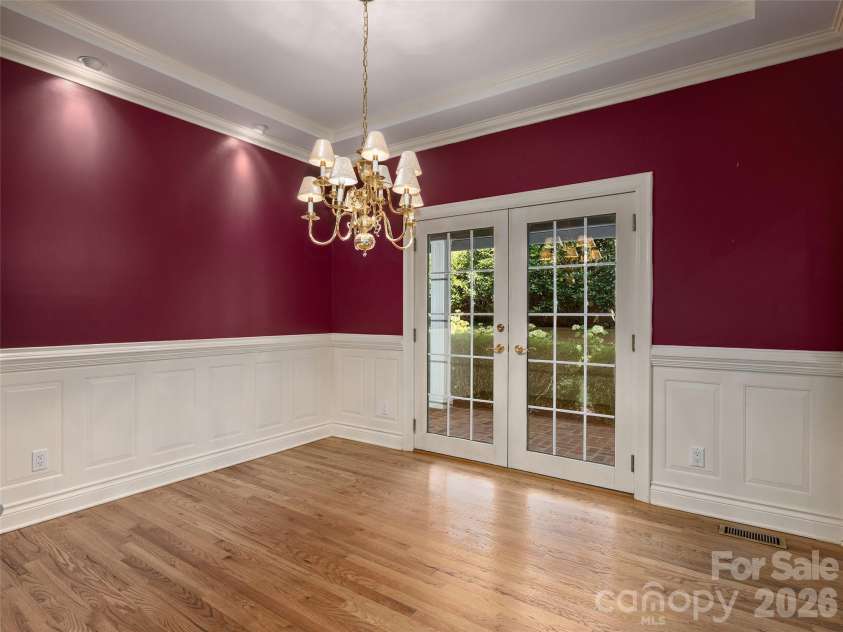 177 Skyview Circle, Asheville, NC 28804.  MLS# CAR4427276, YatesRealty ID 52333. 