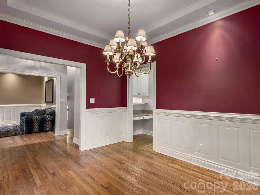 177 Skyview Circle, Asheville, NC 28804.  MLS# CAR4427276, YatesRealty ID 52333. 