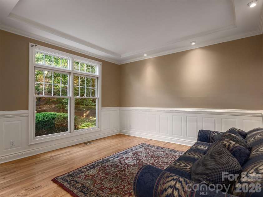 177 Skyview Circle, Asheville, NC 28804.  MLS# CAR4427276, YatesRealty ID 52333. 