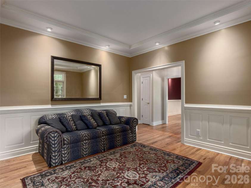 177 Skyview Circle, Asheville, NC 28804.  MLS# CAR4427276, YatesRealty ID 52333. 