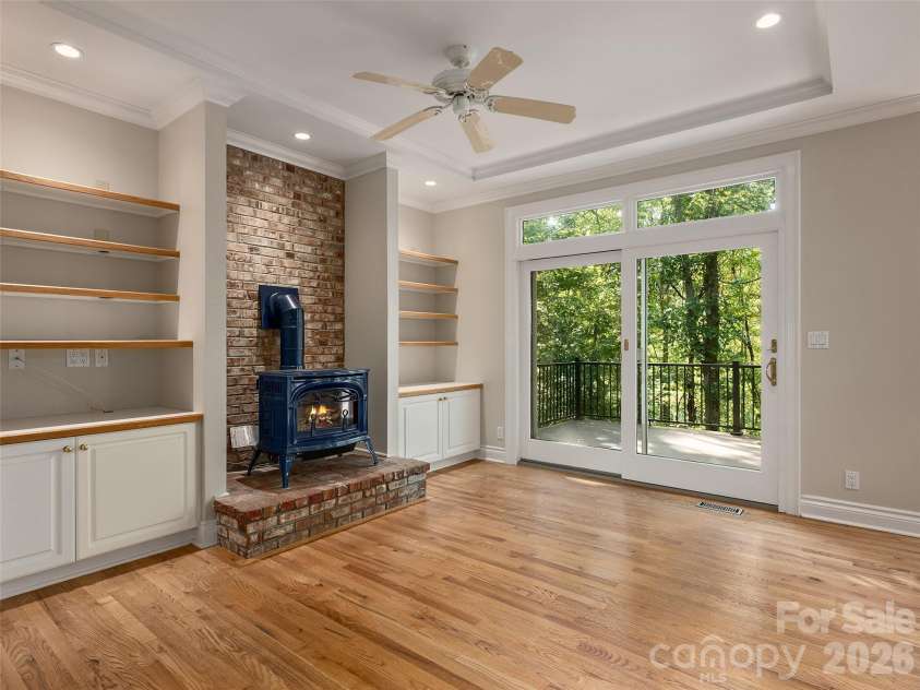 177 Skyview Circle, Asheville, NC 28804.  MLS# CAR4427276, YatesRealty ID 52333. 
