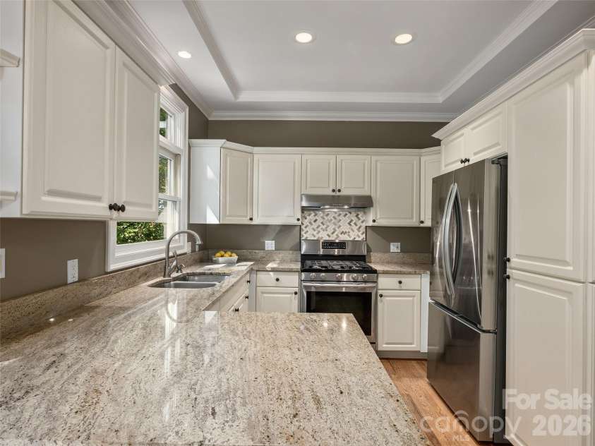 177 Skyview Circle, Asheville, NC 28804.  MLS# CAR4427276, YatesRealty ID 52333. 