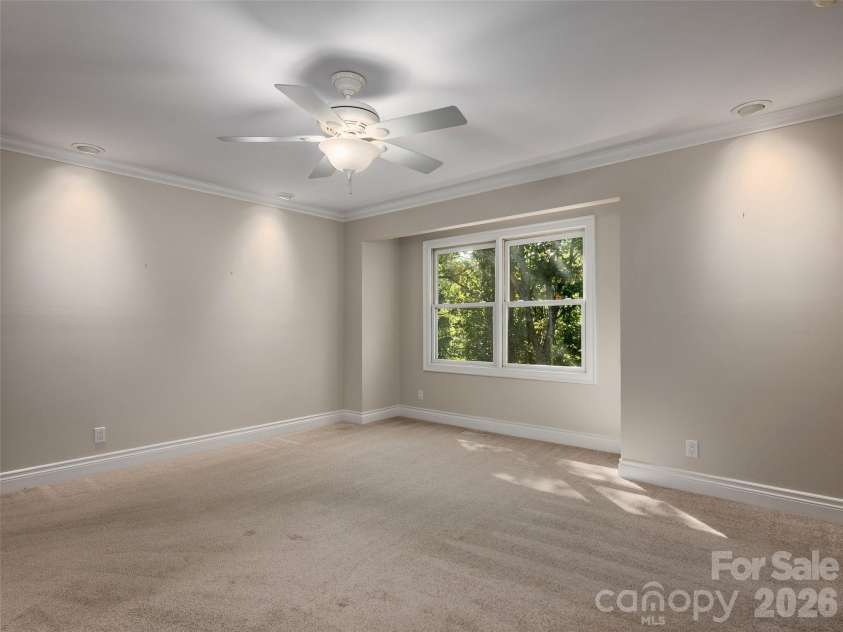 177 Skyview Circle, Asheville, NC 28804.  MLS# CAR4427276, YatesRealty ID 52333. 