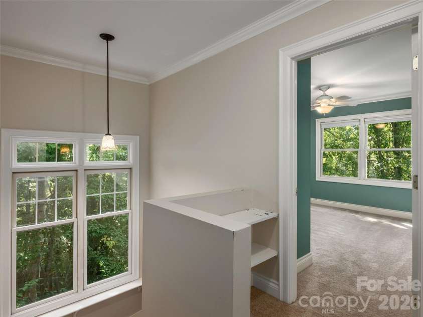 177 Skyview Circle, Asheville, NC 28804.  MLS# CAR4427276, YatesRealty ID 52333. 