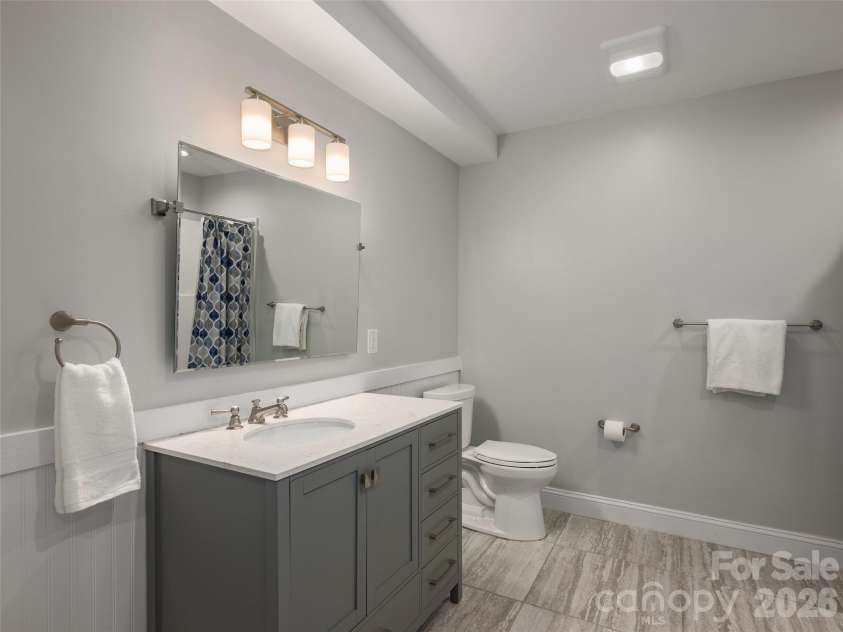 177 Skyview Circle, Asheville, NC 28804.  MLS# CAR4427276, YatesRealty ID 52333. 